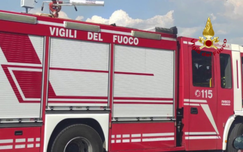 Fumo in un appartamento al decimo piano a Baia Flaminia