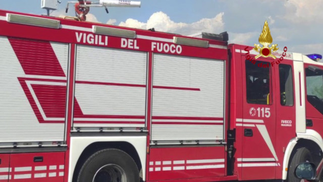 Fumo in un appartamento al decimo piano a Baia Flaminia