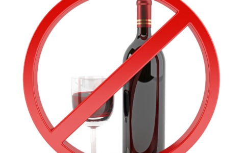 Divieto di alcol in strada a Vallefoglia dalle 22 alle 6